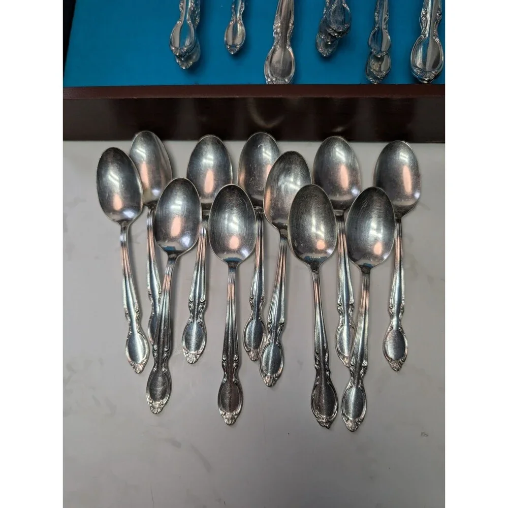 WM Rogers Precious Mirror Silverplate Flatware Set 41 Pc with Chest